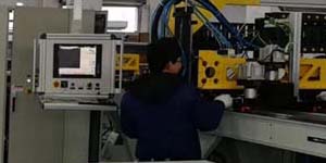 點膠機(jī)操作人員的準(zhǔn)備及注意事項
